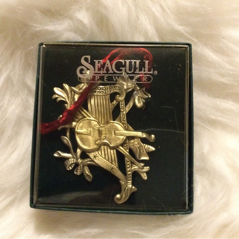 1995 Pewter Musical Ornament by Seagull Canada